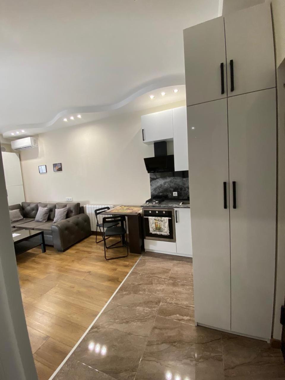 Apartment - "Exclusive" Тбилиси Экстерьер фото