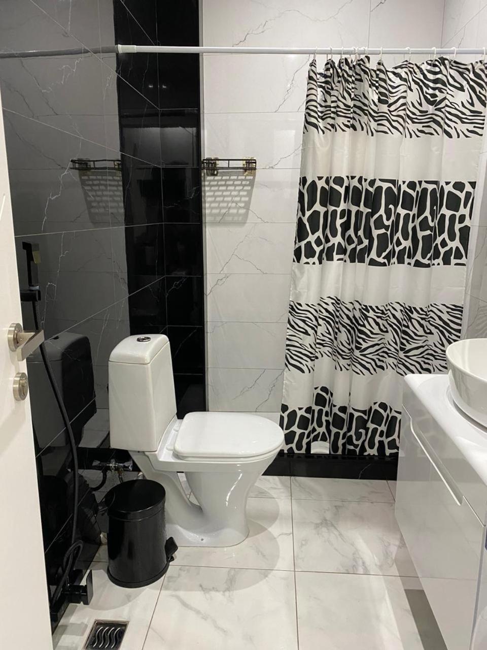 Apartment - "Exclusive" Тбилиси Экстерьер фото